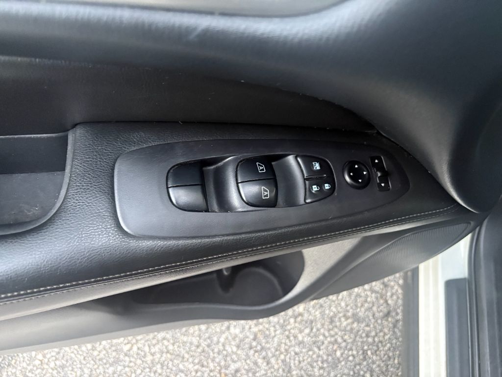 2018 Nissan Pathfinder SV - Photo 8
