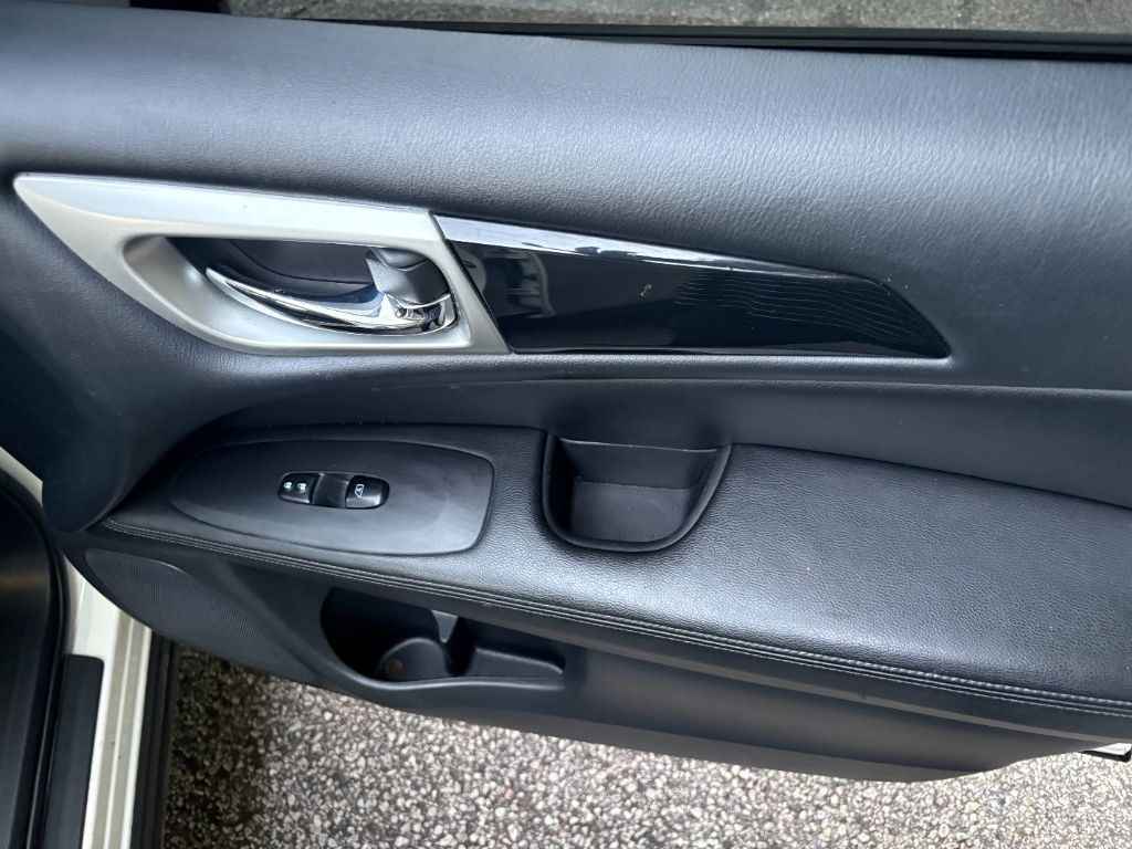 2018 Nissan Pathfinder SV - Photo 9