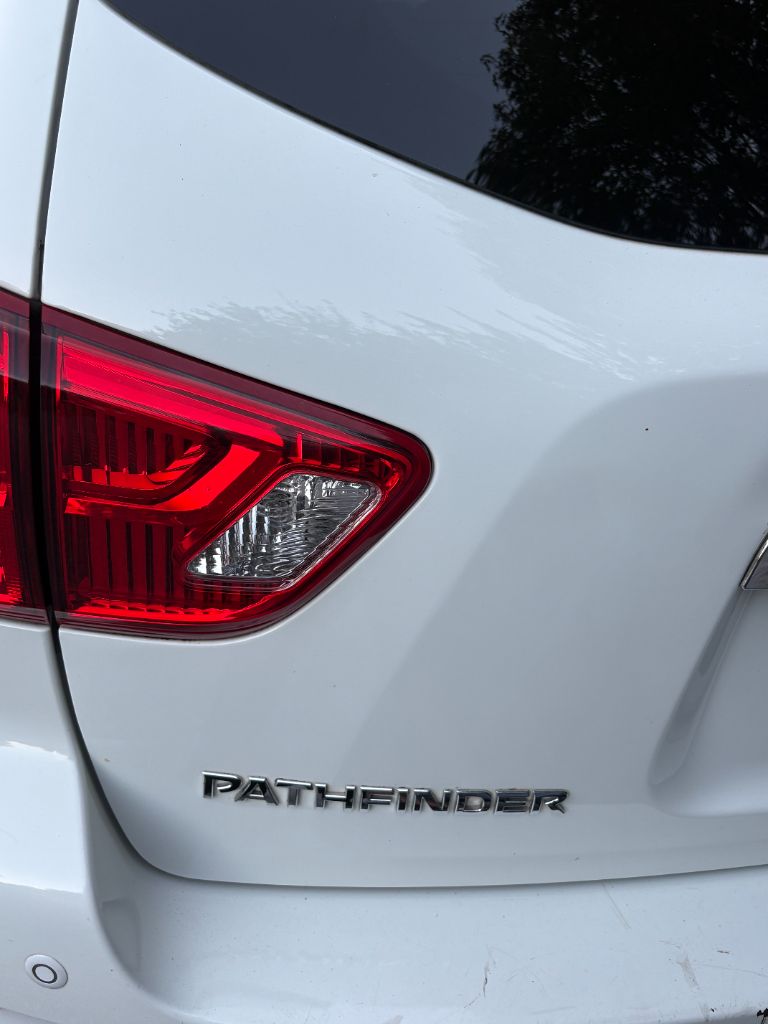2018 Nissan Pathfinder SV - Photo 18